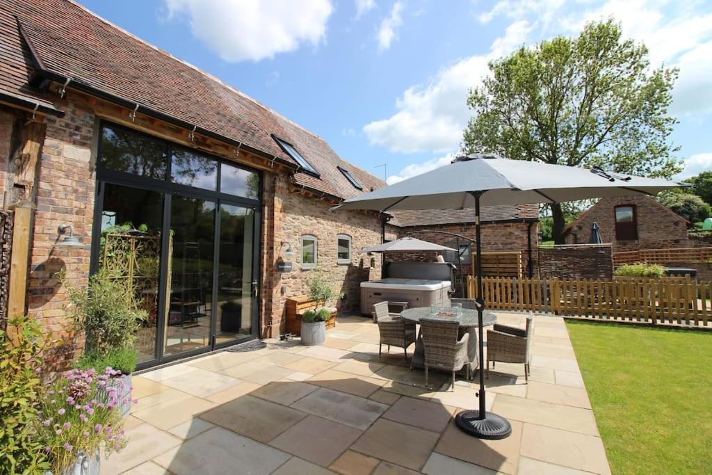 Апартаменти The Cart House - Beautiful Contemporary Barn - Hot Tub Бриднорт Екстер'єр фото