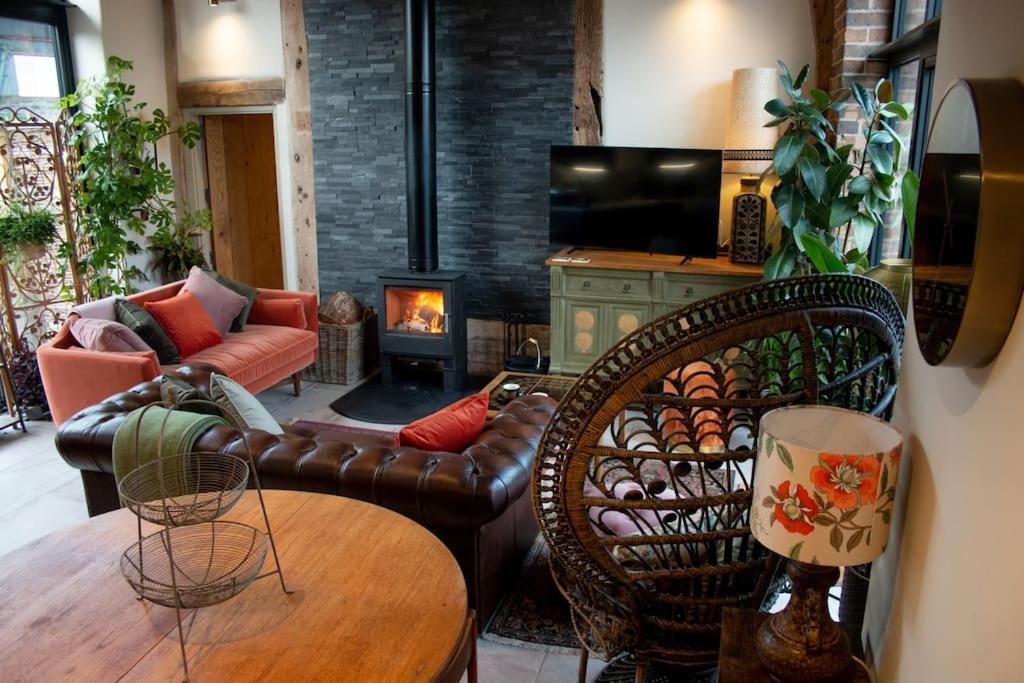Апартаменти The Cart House - Beautiful Contemporary Barn - Hot Tub Бриднорт Екстер'єр фото